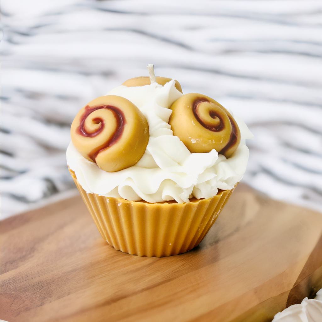 Cinnamon Bun Cupcake Candle .